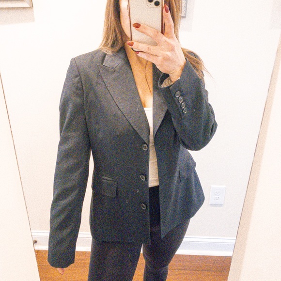 Calvin Klein Navy 3 Button Blazer Size 6 - Picture 2 of 12